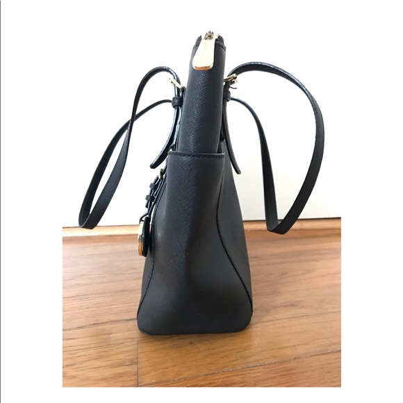 [Michael Kors] Black Leather Tote Shoulder Bag - Picture 4 of 8